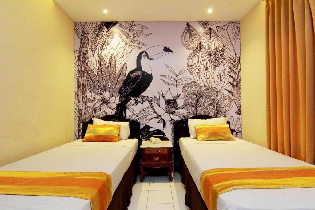 Hotel Grand Rosela Jogjakarta Buitenkant foto