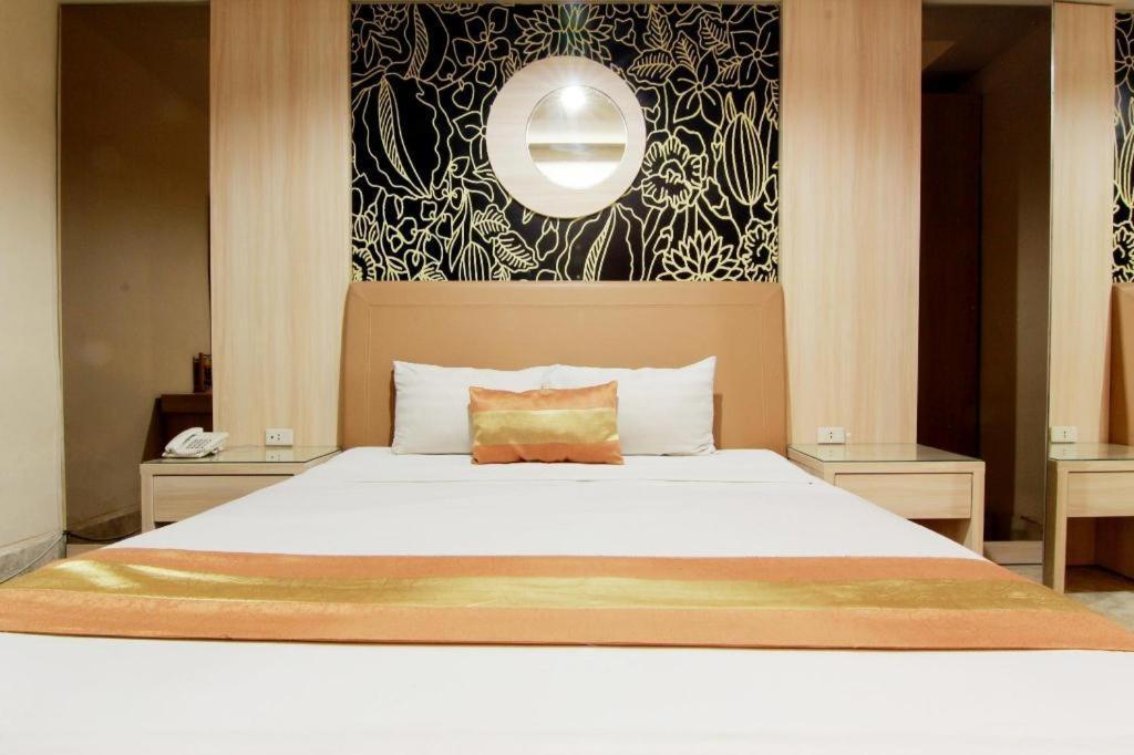Hotel Grand Rosela Jogjakarta Buitenkant foto