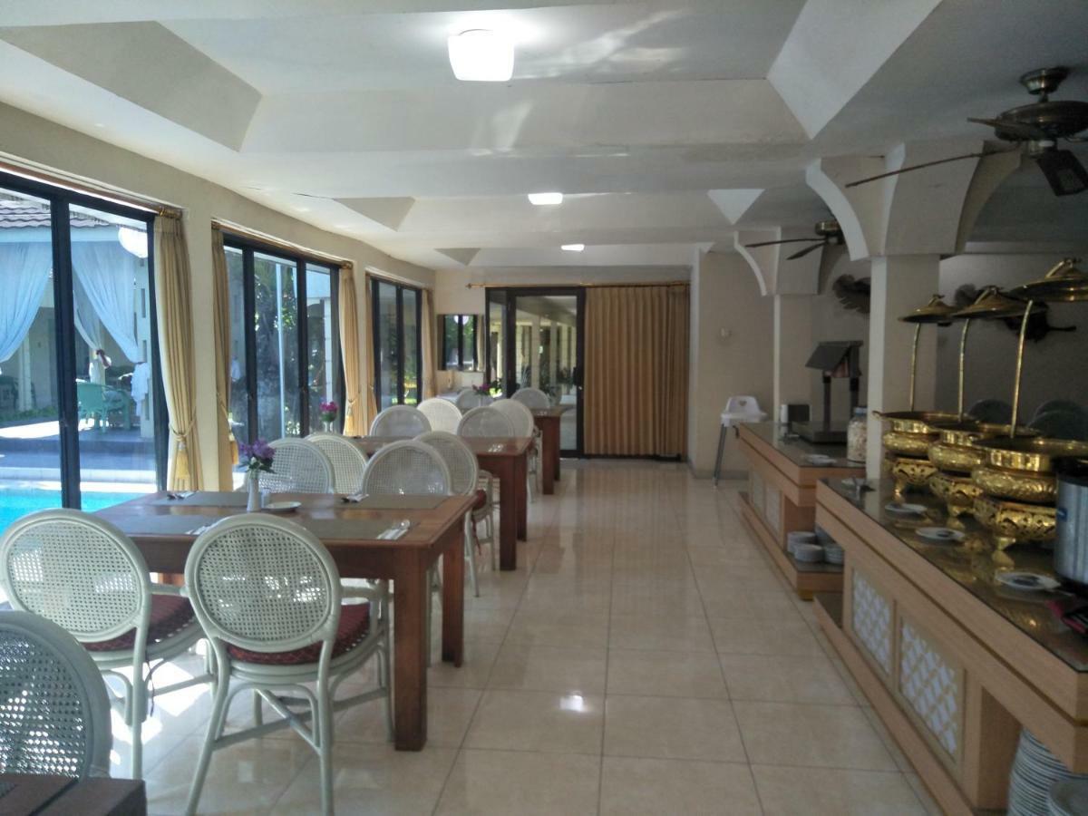 Hotel Grand Rosela Jogjakarta Buitenkant foto