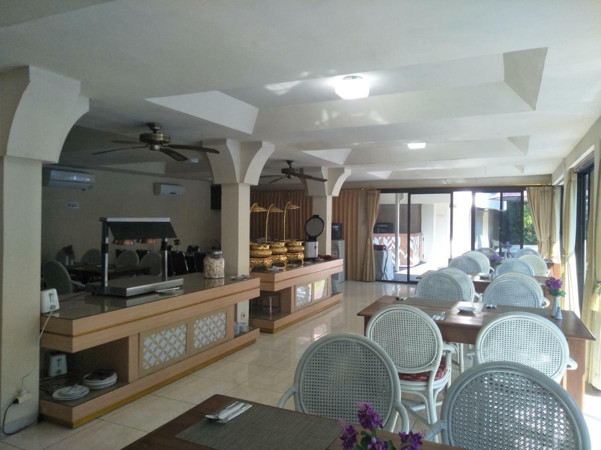 Hotel Grand Rosela Jogjakarta Buitenkant foto