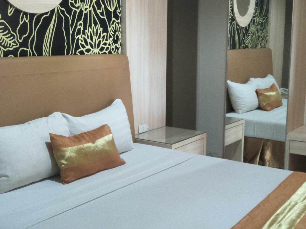Hotel Grand Rosela Jogjakarta Buitenkant foto