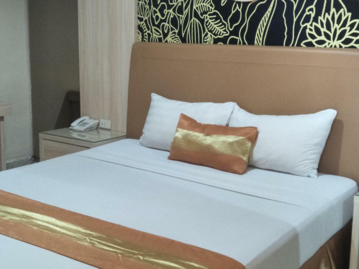 Hotel Grand Rosela Jogjakarta Buitenkant foto